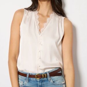Evereve Arielle Cream Sleeveless Blouse with Lace Detail